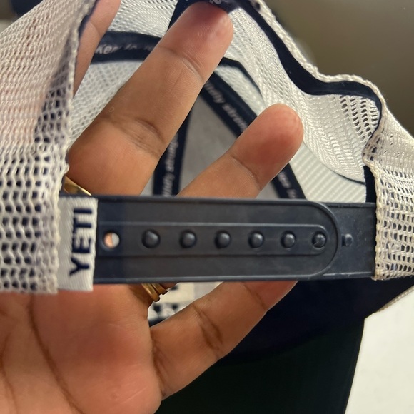 Yeti Coolers Branded Blue & White Trucker Snapback Hat Cap Adjustable Unisex - Picture 7 of 7